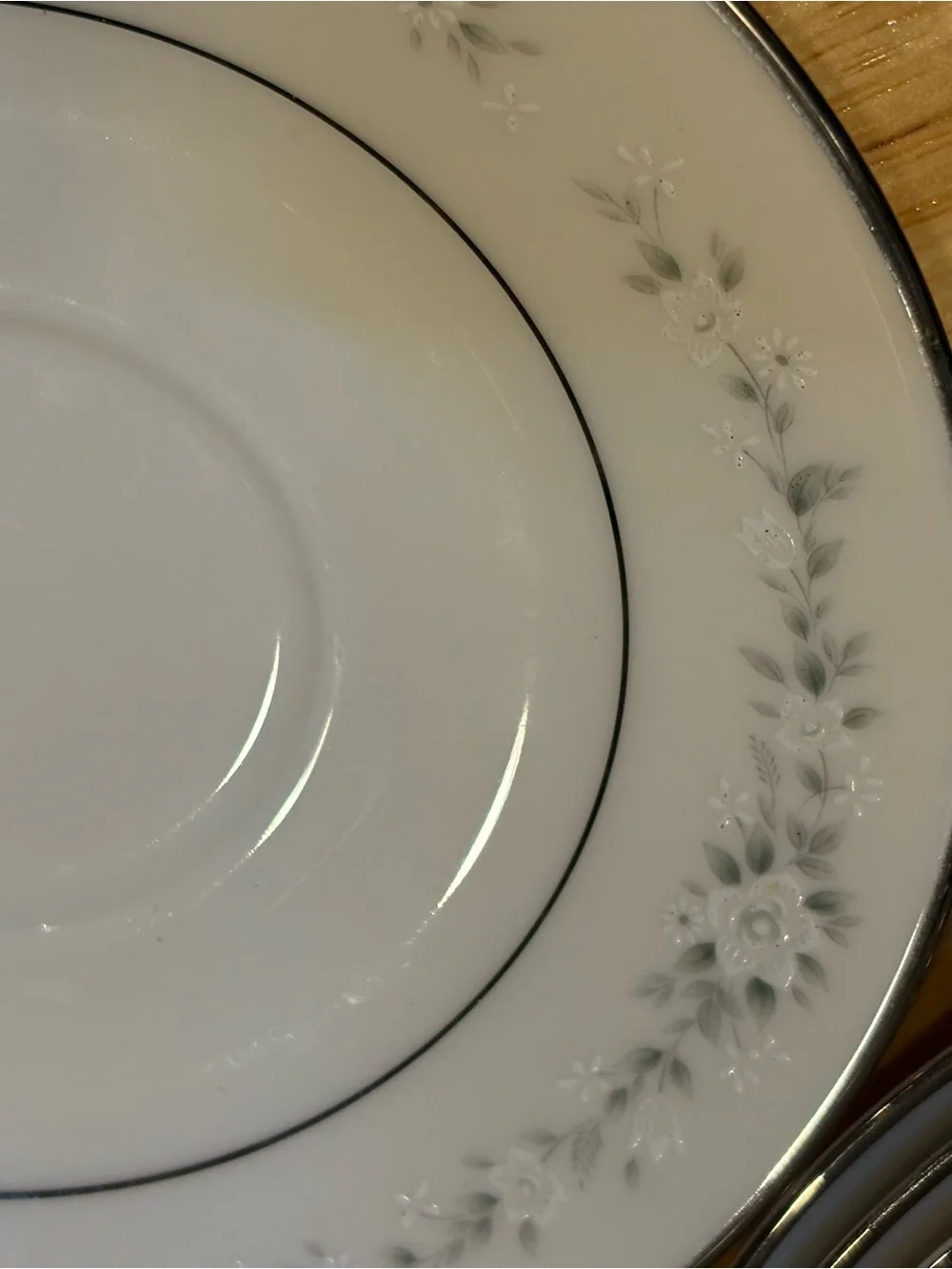 Set of 4-discontinued Noritake “Heather” pattern #7548 fine ivory China plates